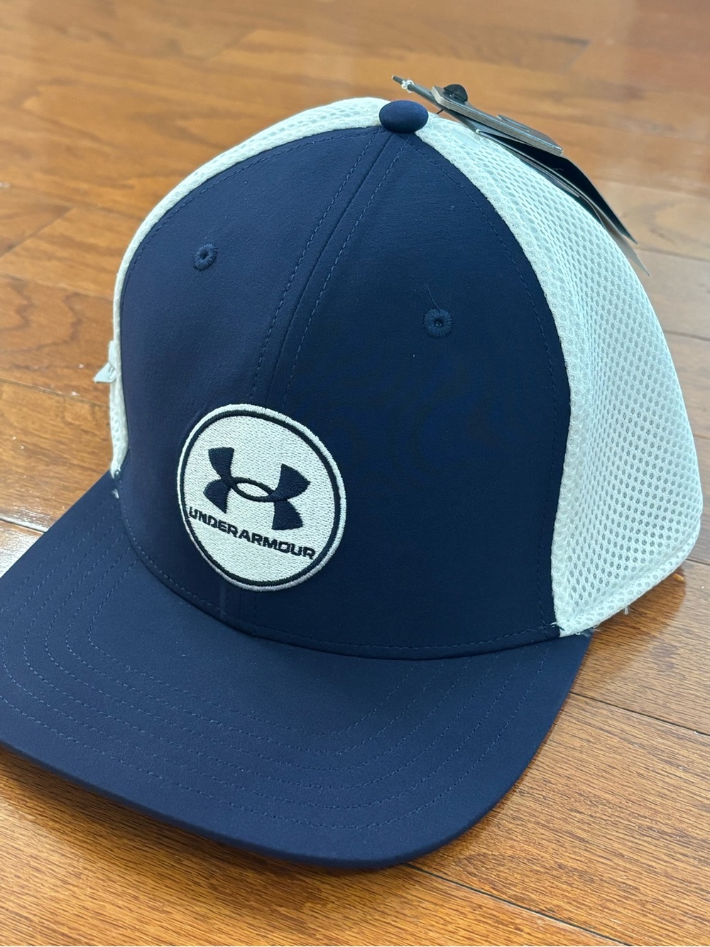 Under Armour Navy & White Golf Hat Size XL/2XL
